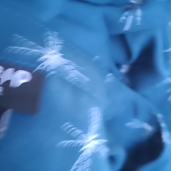 3X TORRID ROLL UP SLEEVE BLUE / GREEN WHITE STAR PRINT TINIC BLOUSE TOP like new - Picture 2 of 3